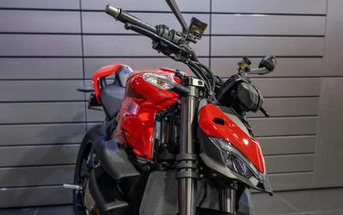 2024 Ducati Streetfighter V4 Red