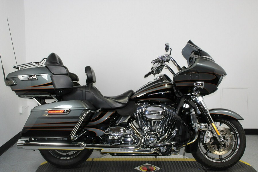 Harley-Davidson CVO Road Glide Ultra 2016 FLTRUSE 951619T CHR SL