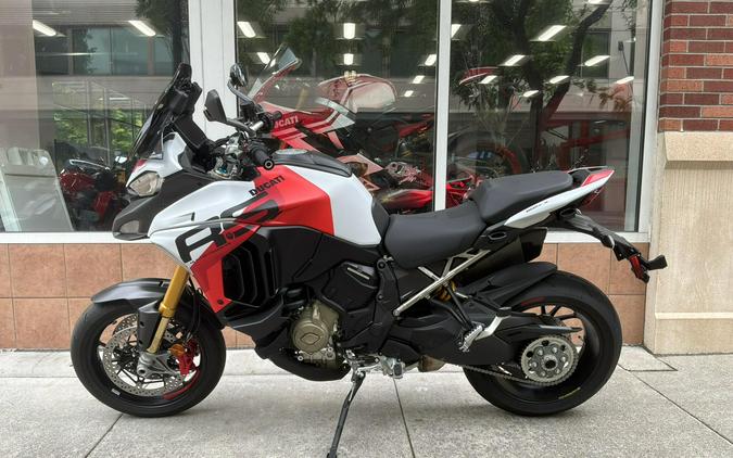 2025 Ducati Multistrada V4 RS