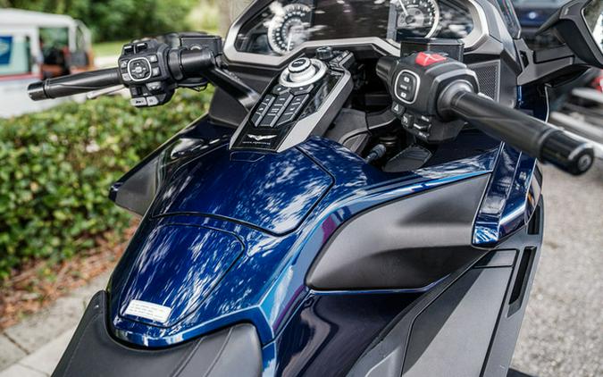 2019 Honda Gold Wing Tour Pearl Hawkseye Blue Tour Darkness Black Metallic