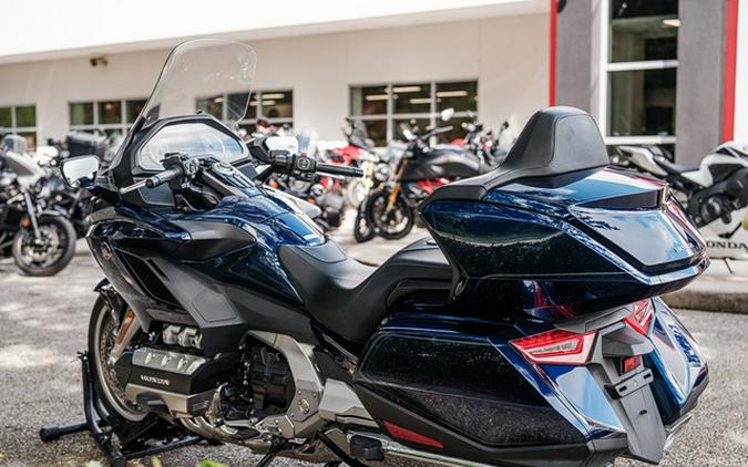 2019 Honda Gold Wing Tour Pearl Hawkseye Blue Tour Darkness Black Metallic