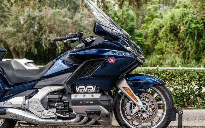 2019 Honda Gold Wing Tour Pearl Hawkseye Blue Tour Darkness Black Metallic