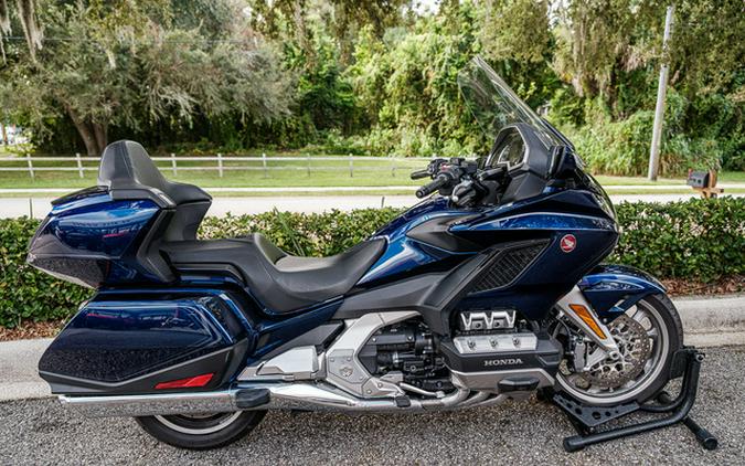 2019 Honda Gold Wing Tour Pearl Hawkseye Blue Tour Darkness Black Metallic