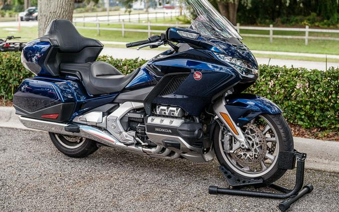 2019 Honda Gold Wing Tour Pearl Hawkseye Blue Tour Darkness Black Metallic