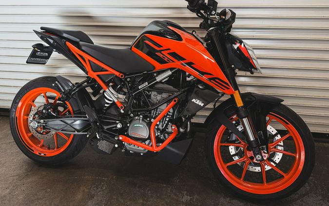 2023 KTM Duke 200