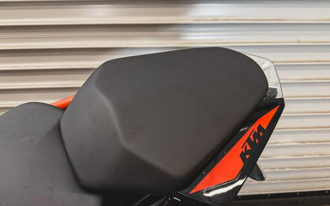 2023 KTM Duke 200