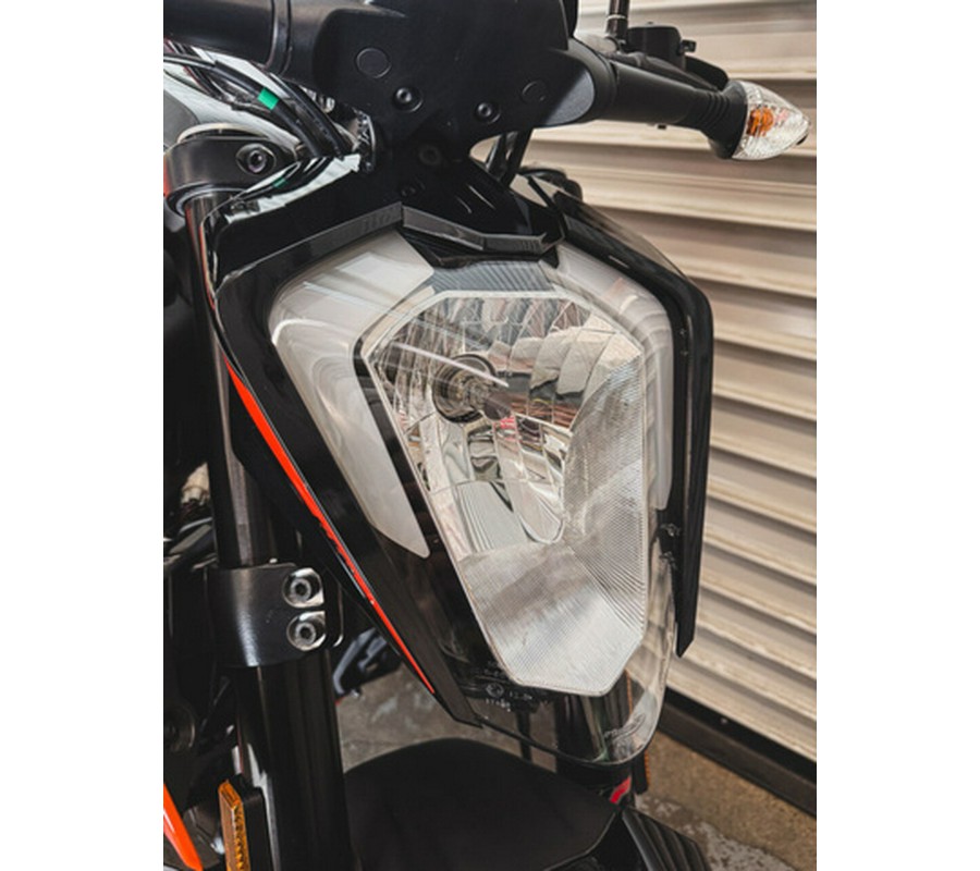 2023 KTM Duke 200