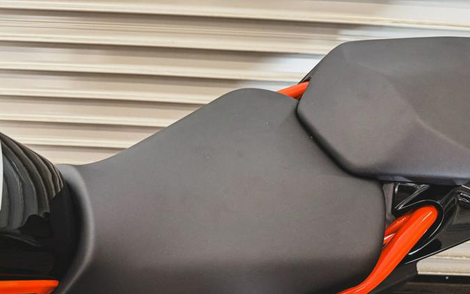 2023 KTM Duke 200