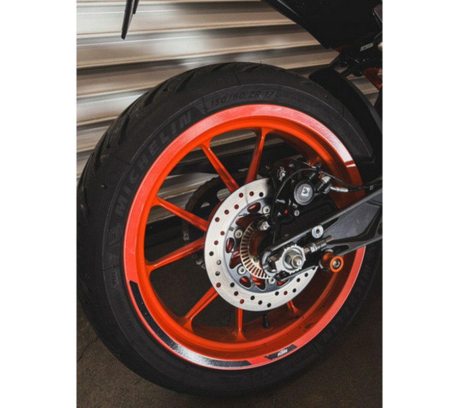 2023 KTM Duke 200