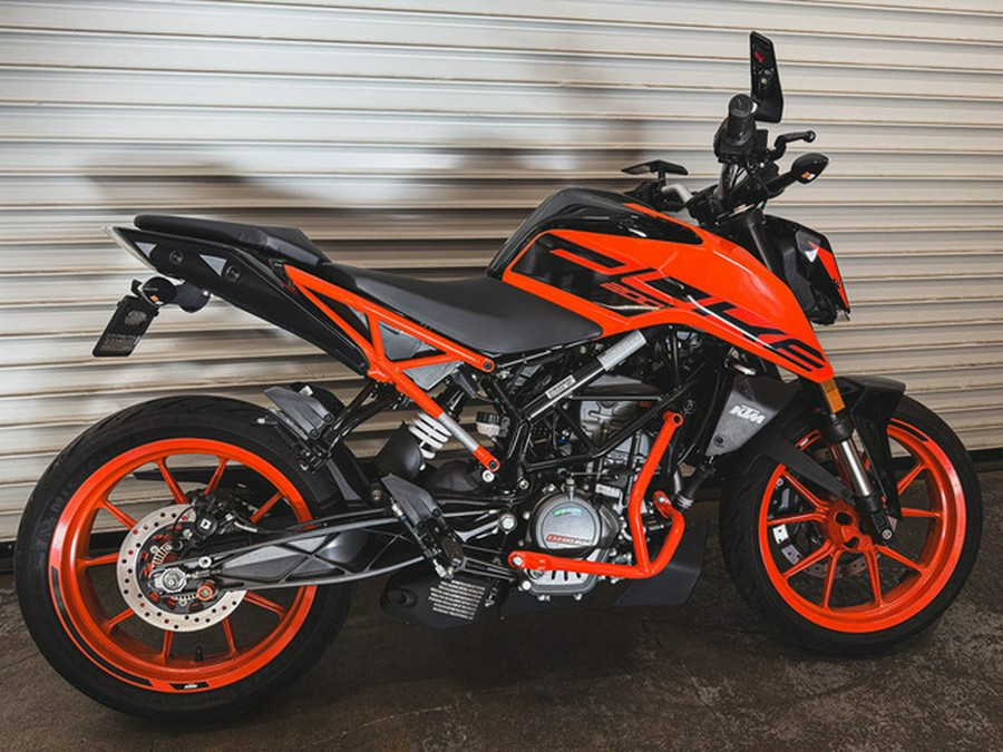 2023 KTM Duke 200