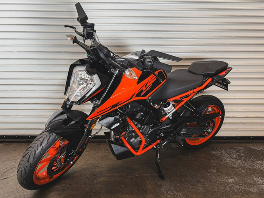 2023 KTM Duke 200
