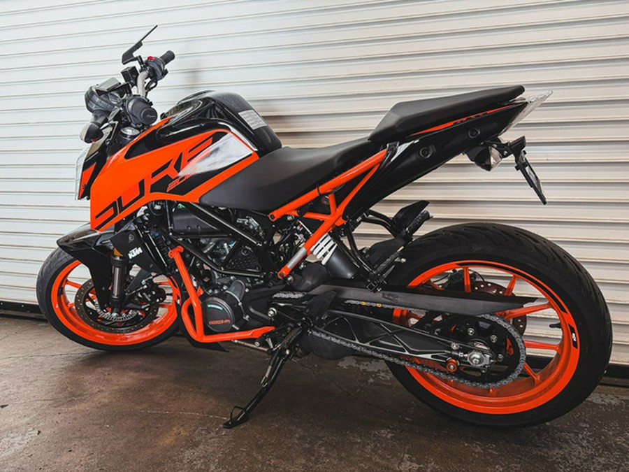 2023 KTM Duke 200