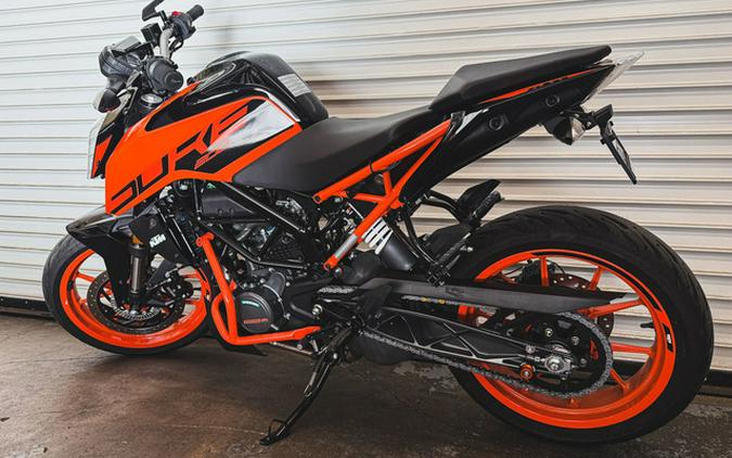 2023 KTM Duke 200