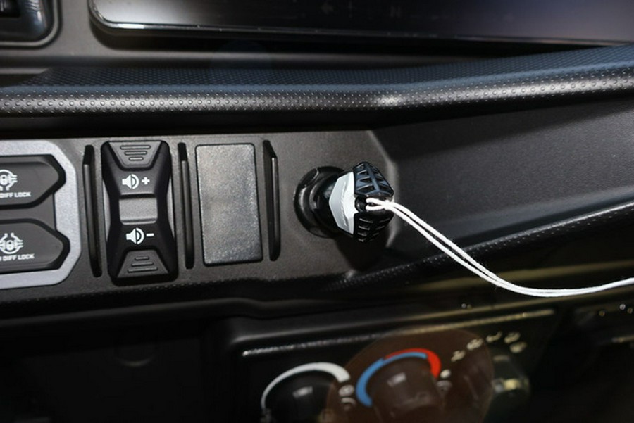 2026 Can-Am Defender MAX LONE STAR CAB HD11