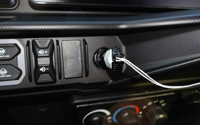 2026 Can-Am Defender MAX LONE STAR CAB HD11