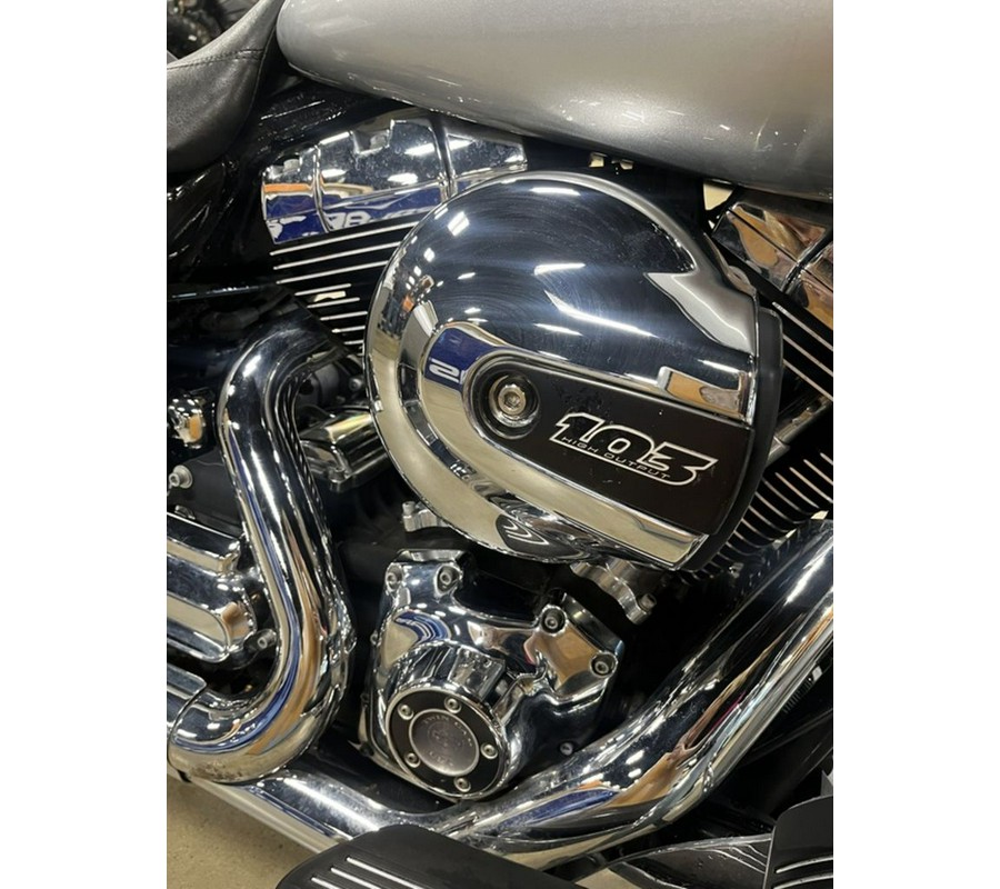 2014 Harley-Davidson Street Glide® Base