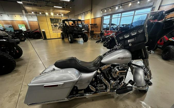 2014 Harley-Davidson Street Glide® Base