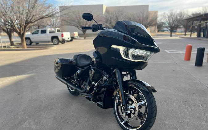 2024 Harley-Davidson® Road Glide® Vivid Black - Black Finish