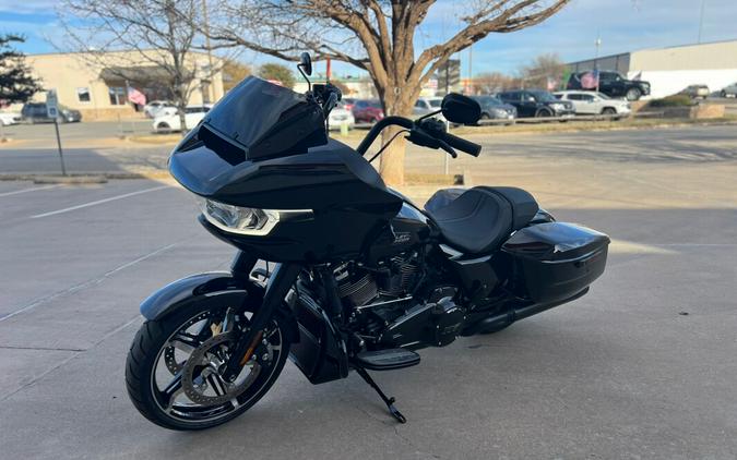 2024 Harley-Davidson® Road Glide® Vivid Black - Black Finish