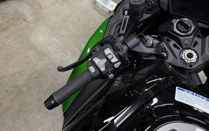 2025 Kawasaki NINJA H2® SX SE ABS