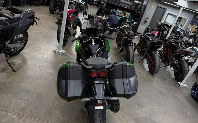 2025 Kawasaki NINJA H2® SX SE ABS