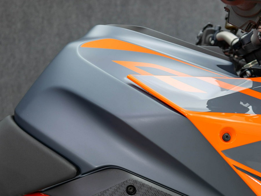 2023 KTM 1290 SUPER DUKE GT W/ABS