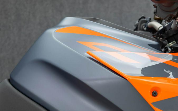 2023 KTM 1290 SUPER DUKE GT W/ABS