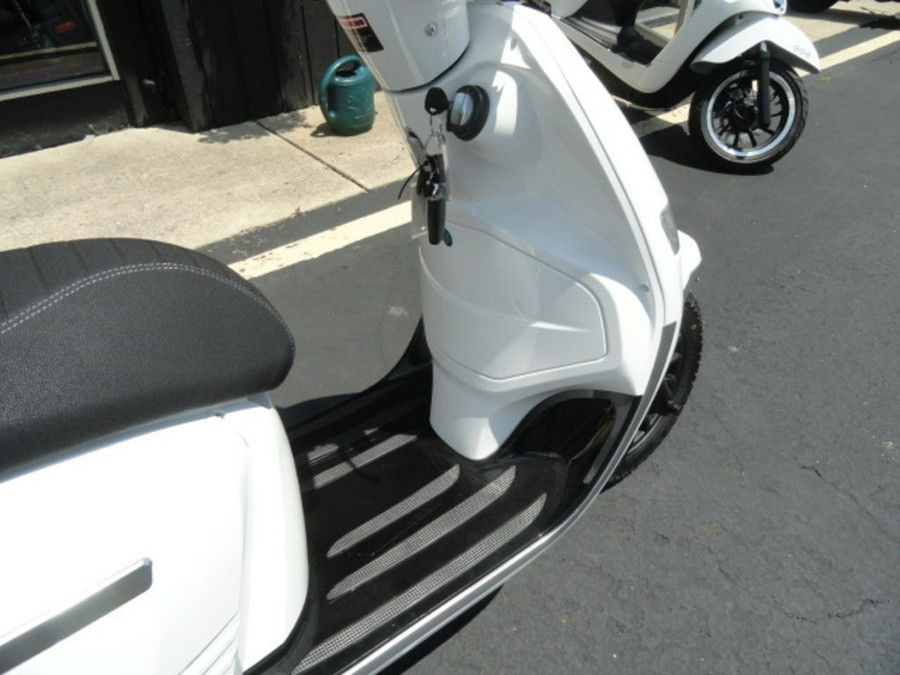 2024 Keeway Scooters Versilla 150