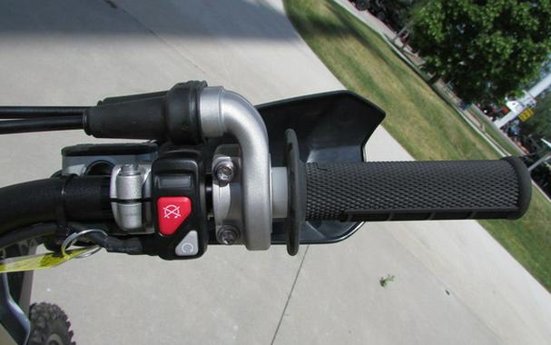 2026 Triumph TF 250-E Jet Black/Pure White