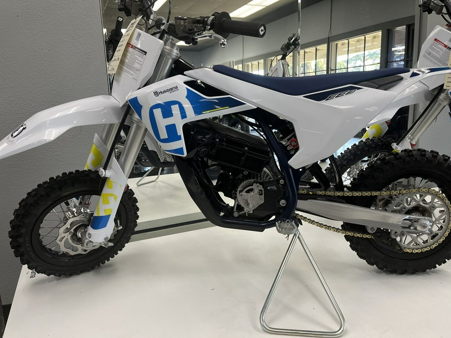 2024 Husqvarna Motorcycles EE3