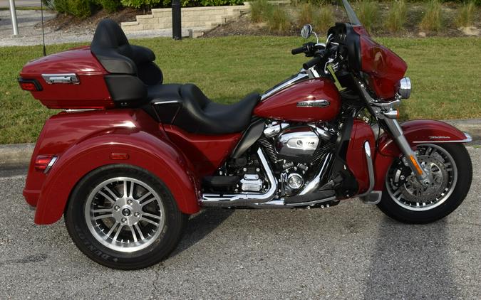 Harley-Davidson Tri Glide Ultra motorcycles for sale - MotoHunt