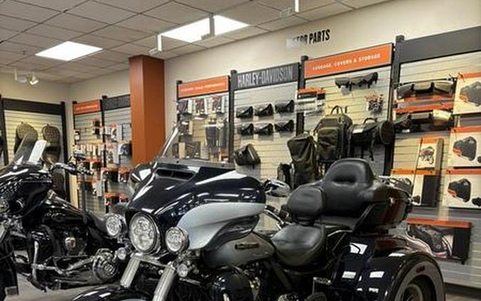 2019 Harley-Davidson® FLHTCUTG - Tri Glide® Ultra