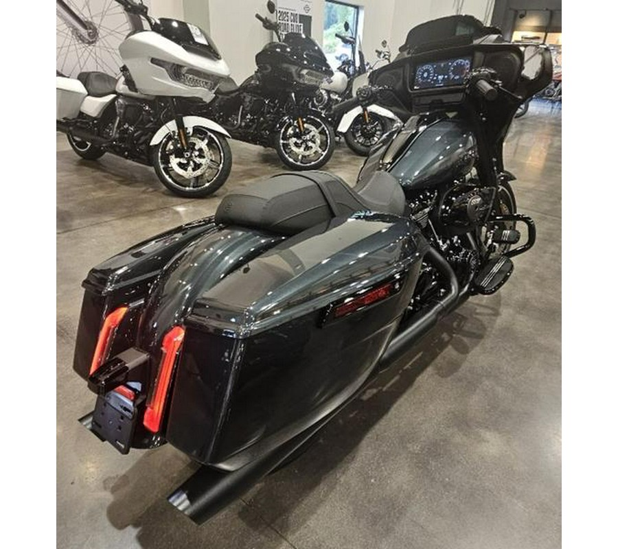 2025 Harley-Davidson® FLHX - Street Glide®