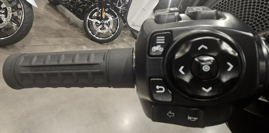 2025 Harley-Davidson® FLHX - Street Glide®