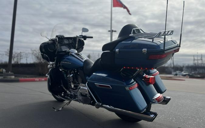 2014 Harley-Davidson® Ultra Limited FLHTK DAYTONA BLUE 643994