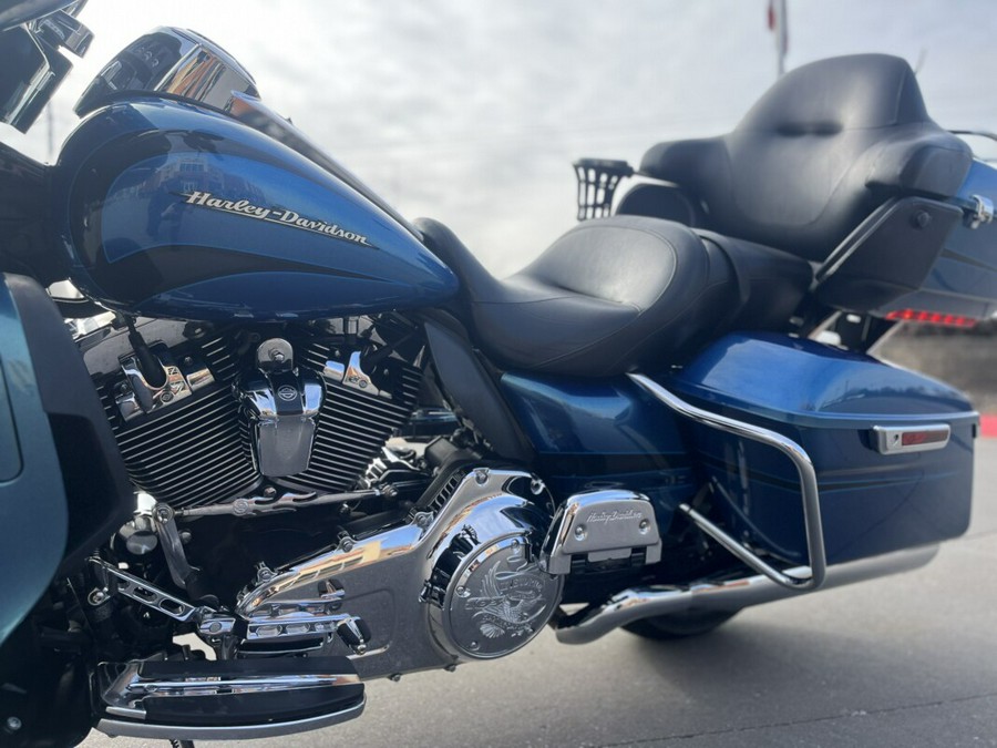 2014 Harley-Davidson® Ultra Limited FLHTK DAYTONA BLUE 643994
