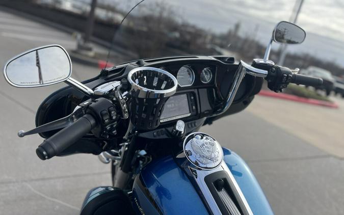 2014 Harley-Davidson® Ultra Limited FLHTK DAYTONA BLUE 643994