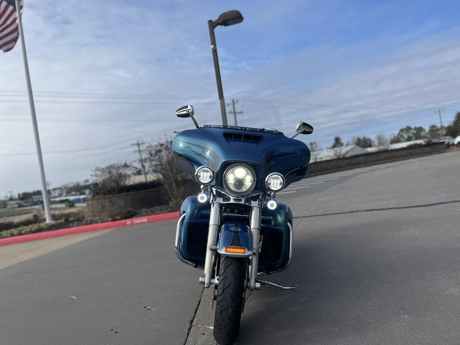 2014 Harley-Davidson® Ultra Limited FLHTK DAYTONA BLUE 643994