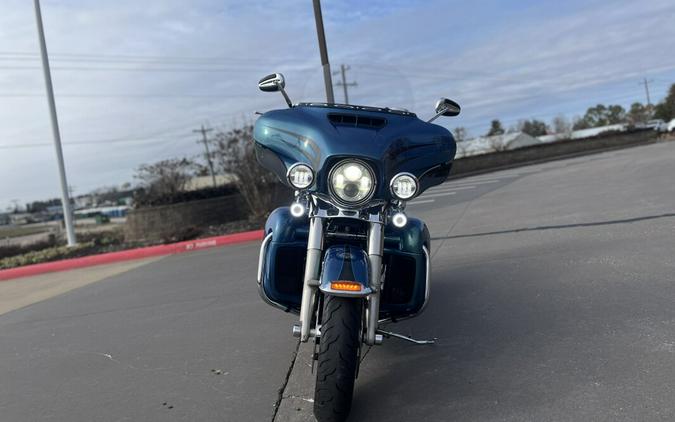 2014 Harley-Davidson® Ultra Limited FLHTK DAYTONA BLUE 643994