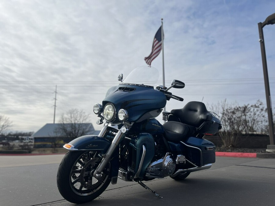 2014 Harley-Davidson® Ultra Limited FLHTK DAYTONA BLUE 643994