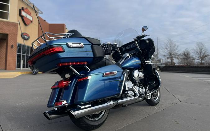 2014 Harley-Davidson® Ultra Limited FLHTK DAYTONA BLUE 643994