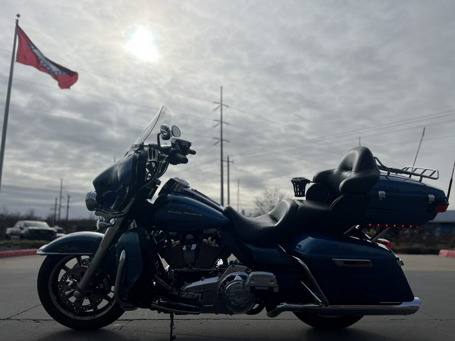 2014 Harley-Davidson® Ultra Limited FLHTK DAYTONA BLUE 643994