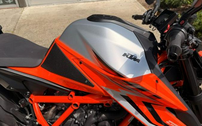 2022 KTM 1290 Super Duke R EVO