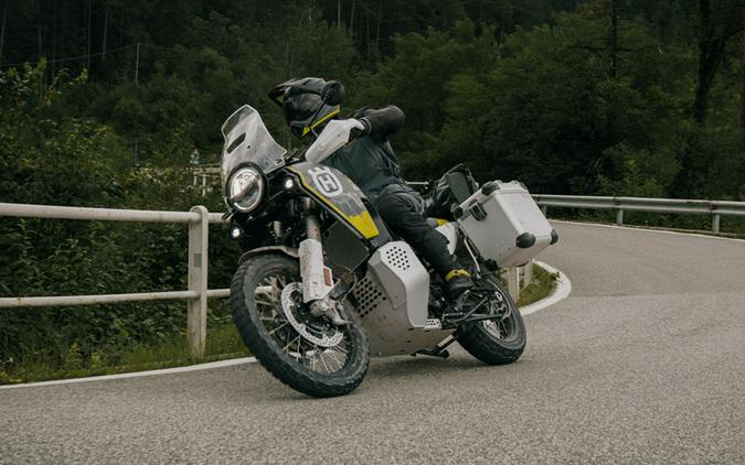 2025 Husqvarna Norden 901 Expedition