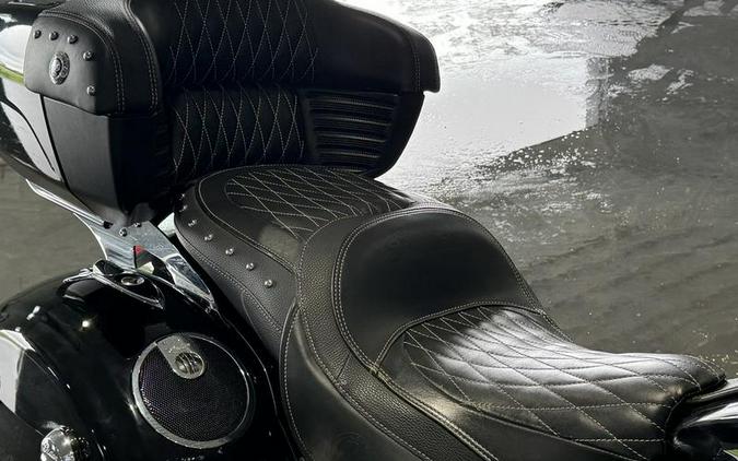 2017 Indian Motorcycle® Roadmaster® Thunder Black