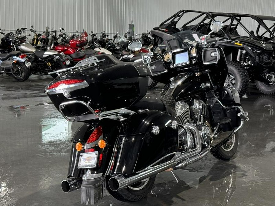 2017 Indian Motorcycle® Roadmaster® Thunder Black