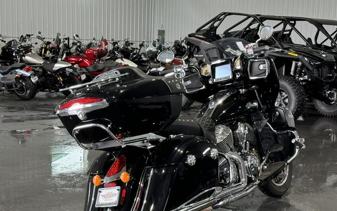 2017 Indian Motorcycle® Roadmaster® Thunder Black