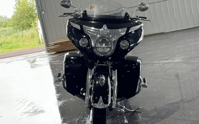 2017 Indian Motorcycle® Roadmaster® Thunder Black