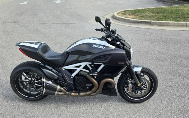 2015 Ducati Diavel Carbon