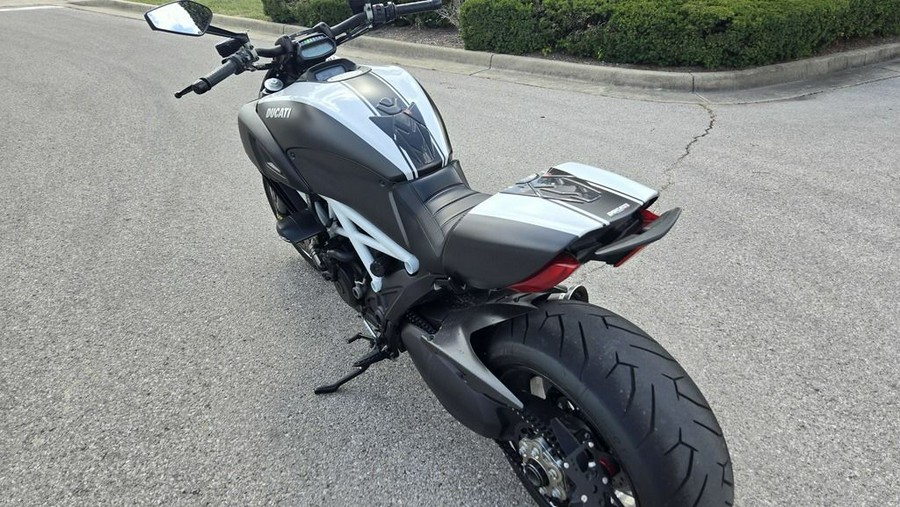 2015 Ducati Diavel Carbon